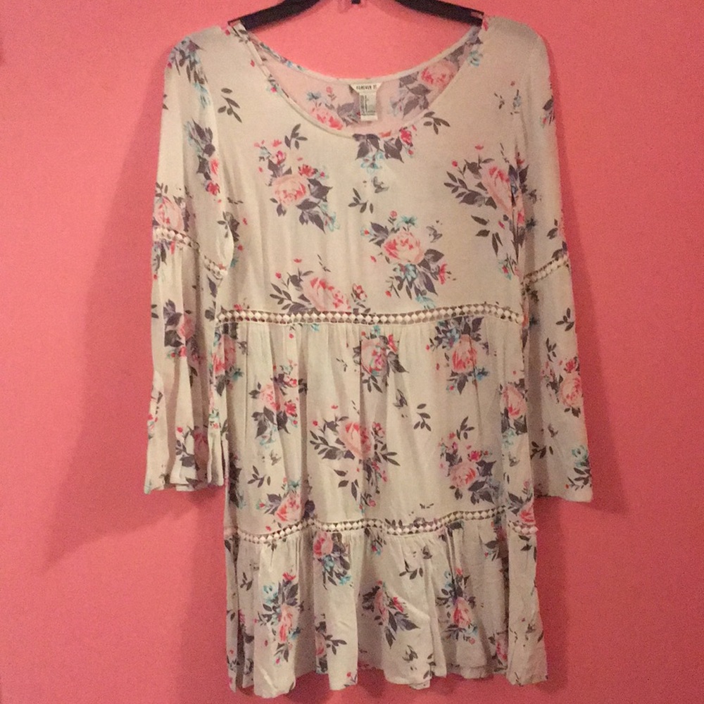 BRAND NEW precious floral dress :)
